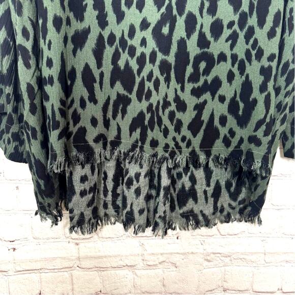 Umgee Wms XL Wild About You Green Leopard Print Tunic Blouse Raw Edge Hem - Picture 5 of 8